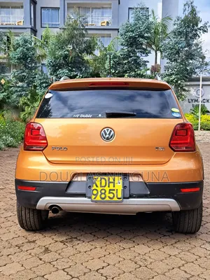 Volkswagen Polo 2015 Orange