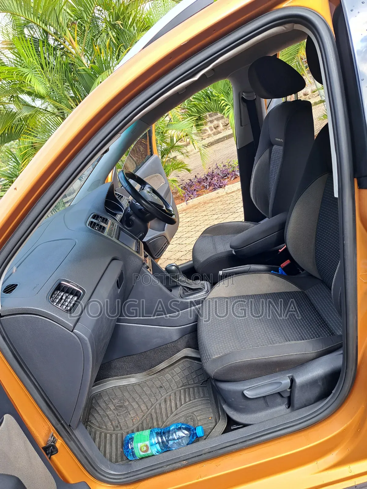 Volkswagen Polo 2015 Orange