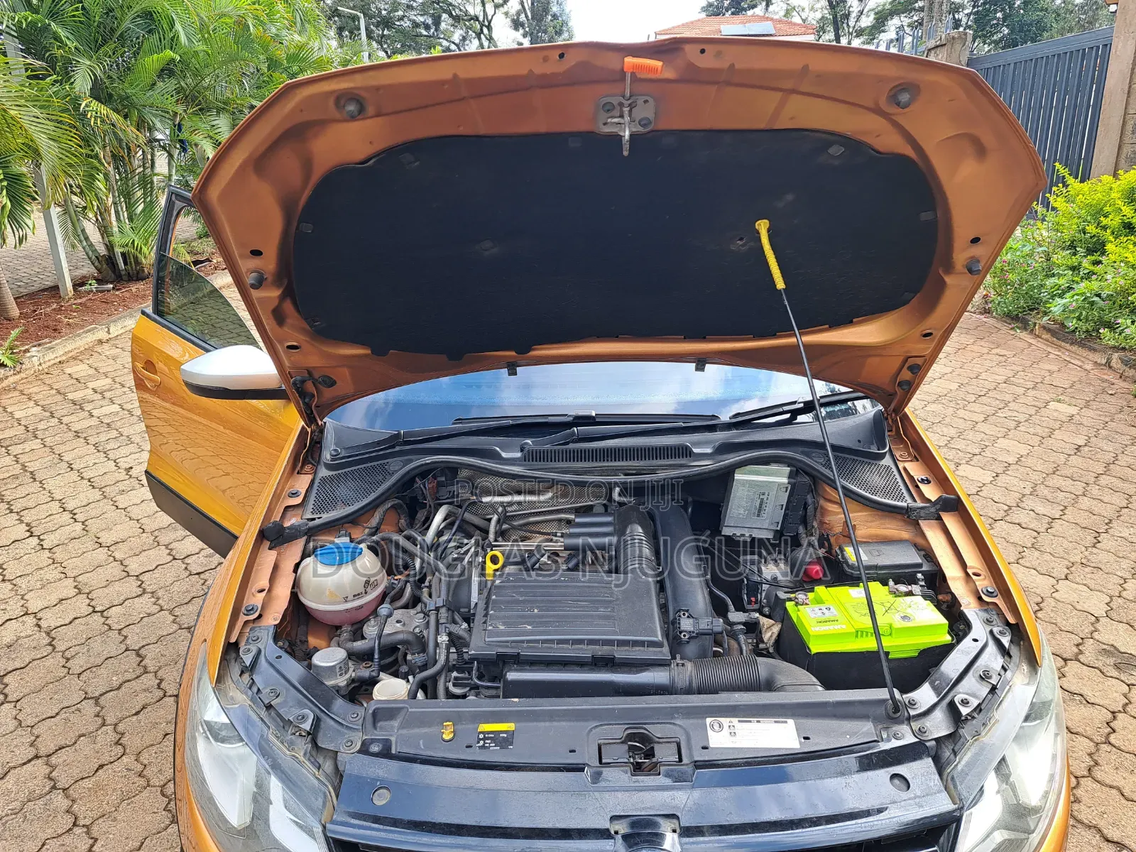 Volkswagen Polo 2015 Orange