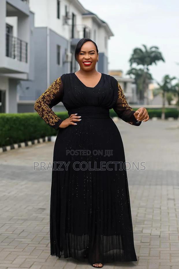 Beautiful Chiffon Maxi Dress With Glitter Embellishments