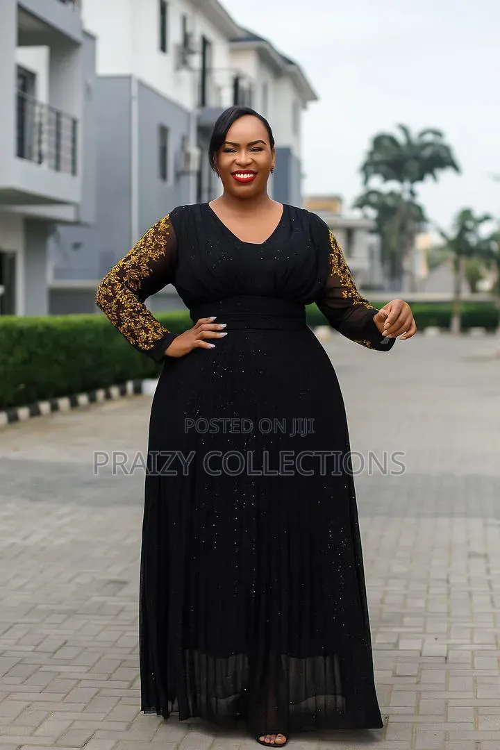 Beautiful Chiffon Maxi Dress With Glitter Embellishments