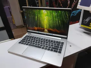 Laptop HP ProBook 440 G10 8GB Intel Core i7 SSD 256GB