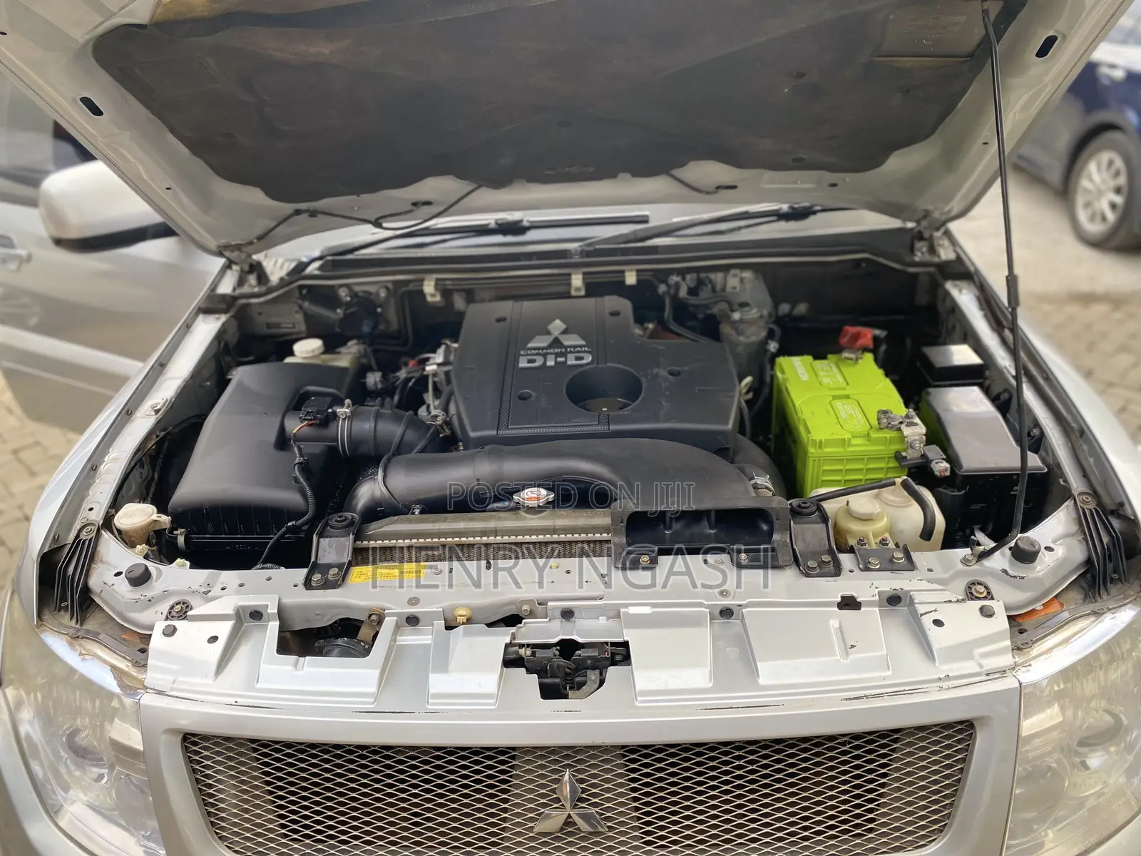 Mitsubishi Pajero 2015 Silver