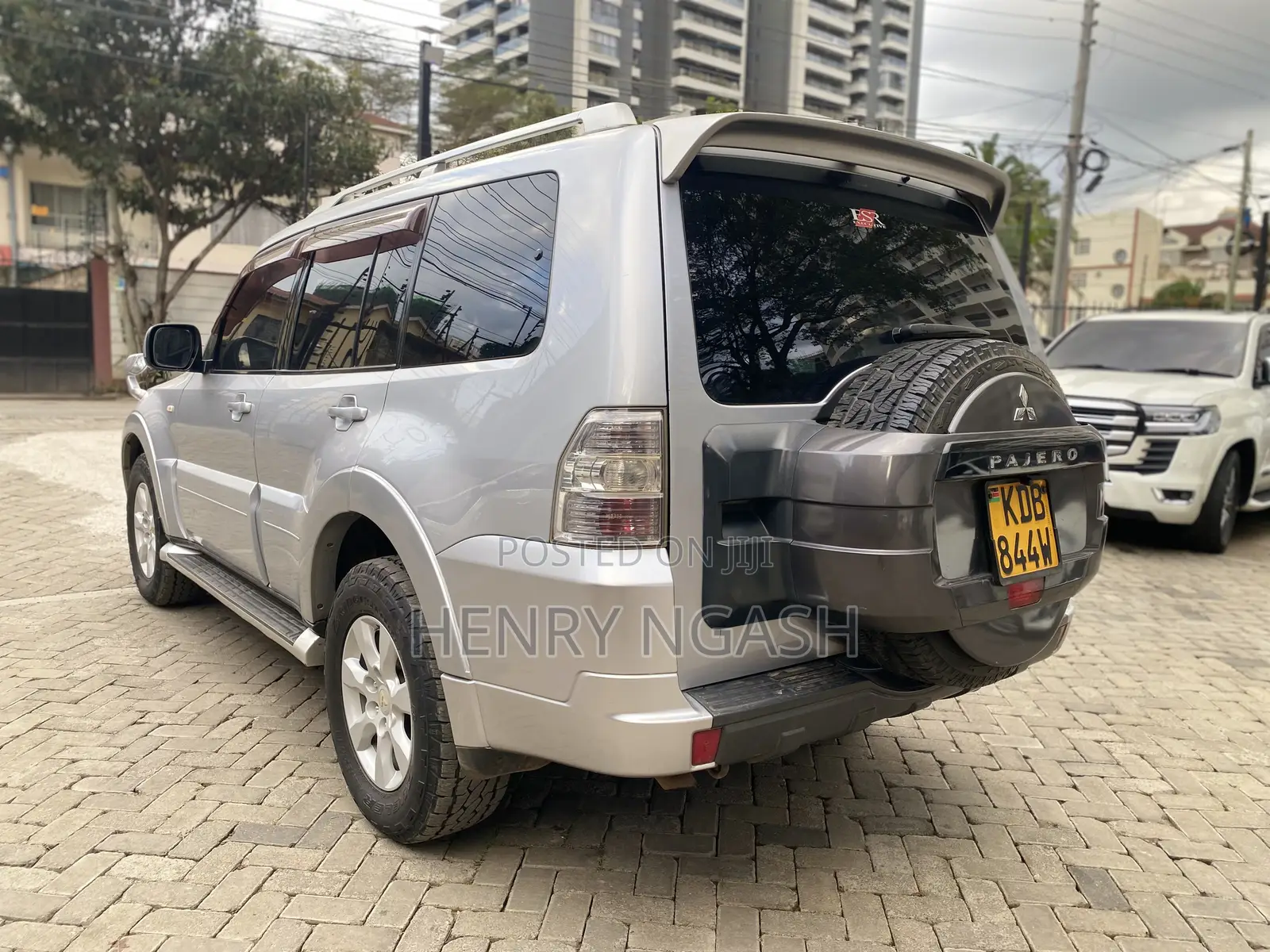 Mitsubishi Pajero 2015 Silver