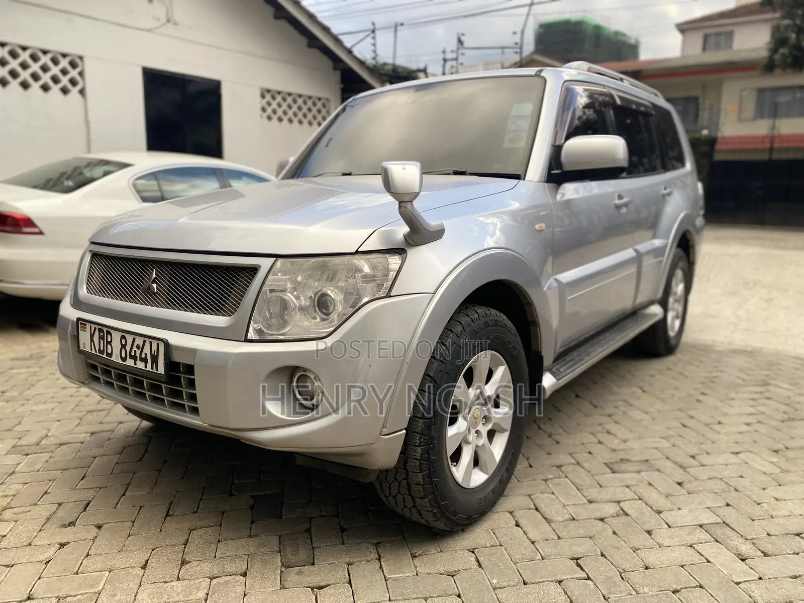 Mitsubishi Pajero 2015 Silver