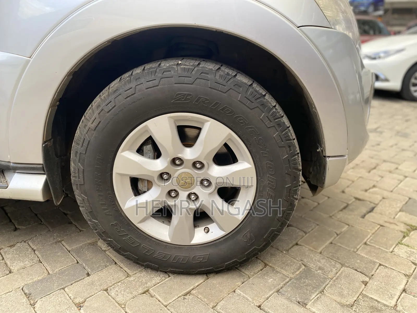 Mitsubishi Pajero 2015 Silver