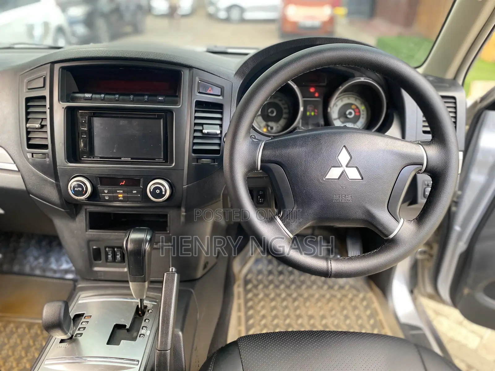Mitsubishi Pajero 2015 Silver
