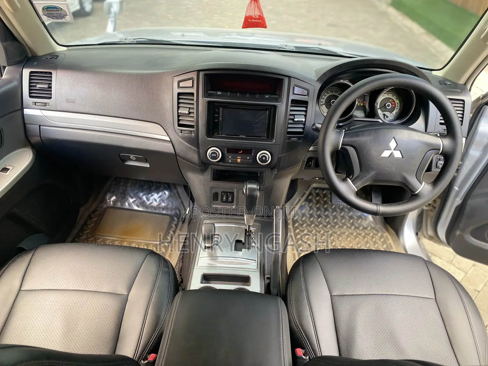 Mitsubishi Pajero 2015 Silver