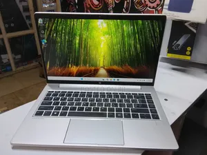 Laptop HP ProBook 440 G10 8GB Intel Core i7 SSD 256GB