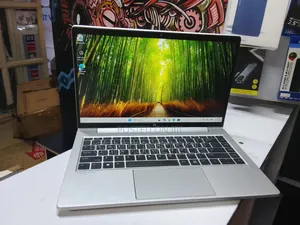 Laptop HP ProBook 440 G10 8GB Intel Core i7 SSD 256GB