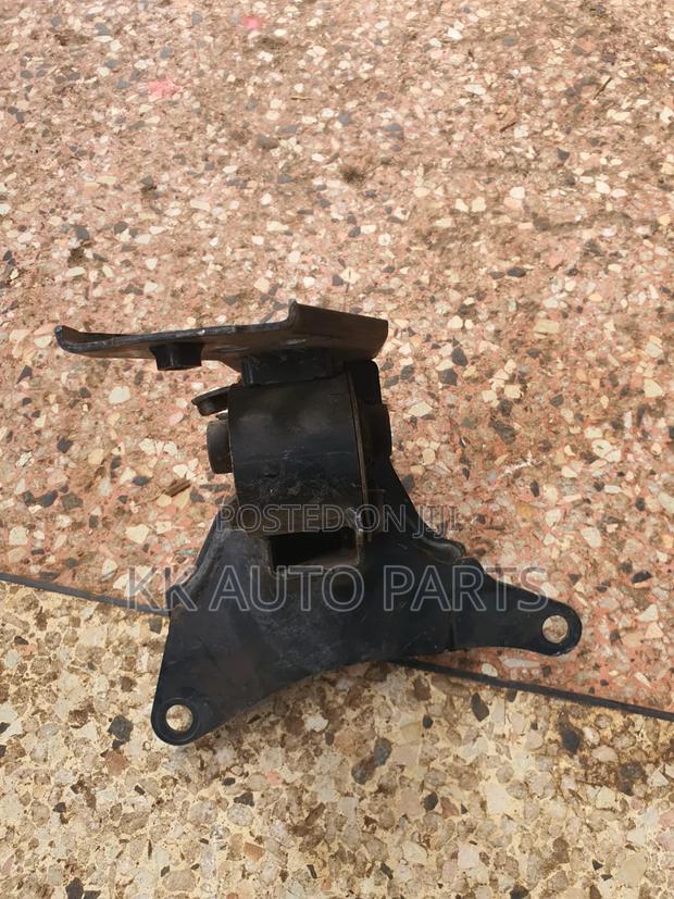 Toyota Vitz Gearbox Mount - thumbnail 3