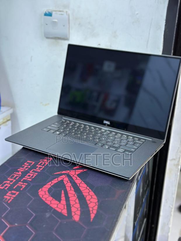 Laptop Dell XPS 15 9570 32GB Intel Core i7 SSD 1T - thumbnail 3