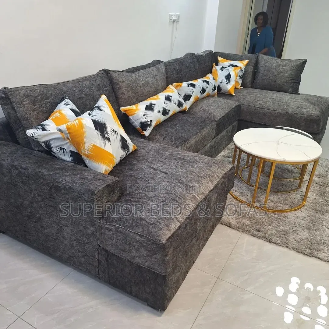 Spacious/Modern 8 Seater U-Shaped Sofa