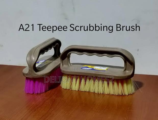 Teepee Scrubbing Brush_b - main view