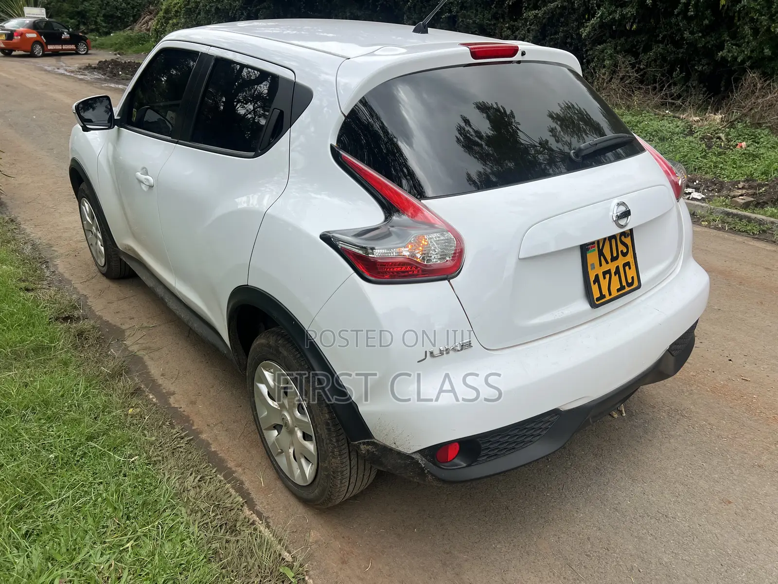 Nissan Juke 2017 Yellow