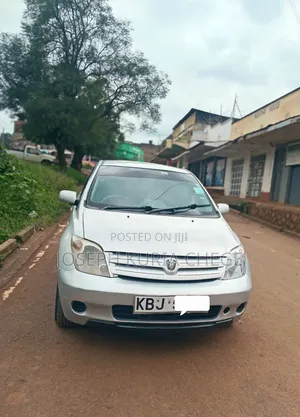 Toyota IST 2005 Silver