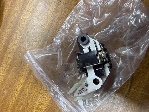 4d31 Canter Alternator Cutout 24volts - thumbnail 4