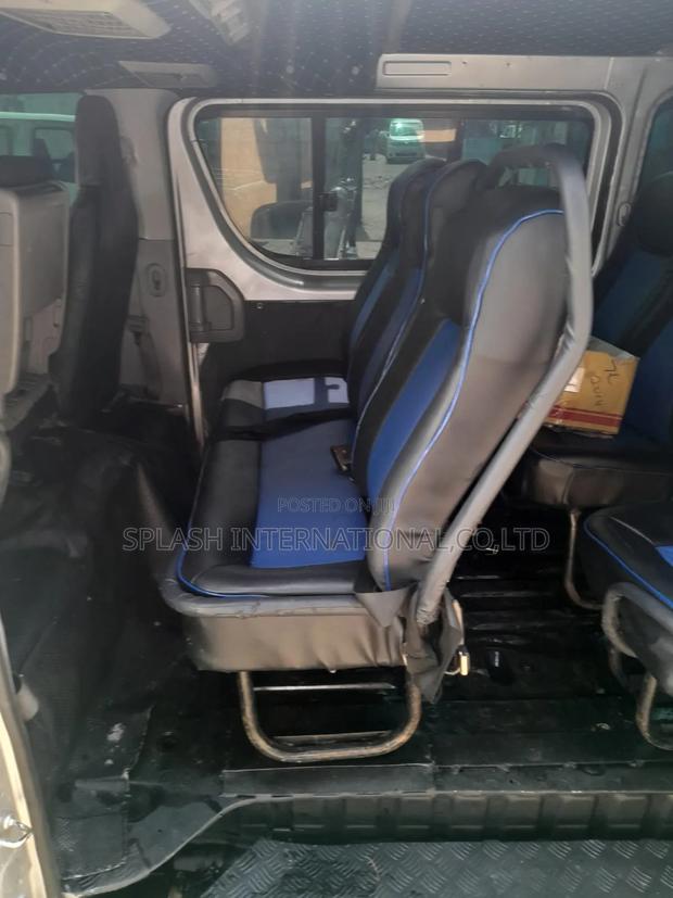 Toyota HiAce 2012 White - thumbnail 7