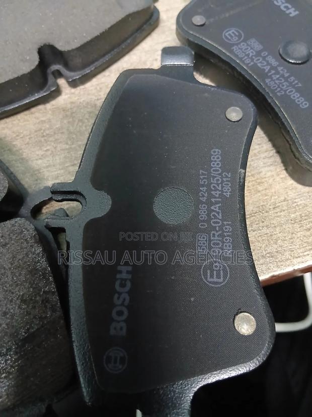 Mercedes Bez Bosch Brake Pads Bp2682. - thumbnail 2