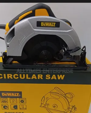 Dewalt Circular Saw Machine