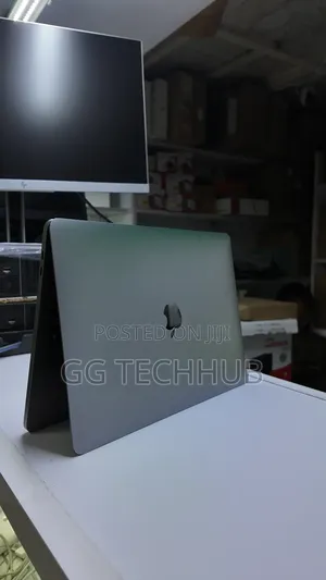 Laptop Apple MacBook Pro 2020 M1 8GB Apple M1 SSD 256GB