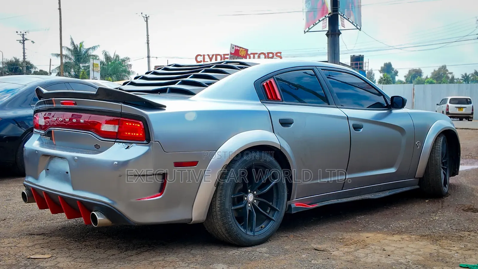 Dodge Charger SXT RWD 2017 Gray