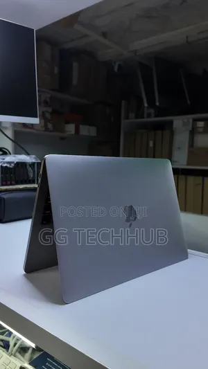 Laptop Apple MacBook Pro 2017 8GB Intel Core i5 SSD 256GB