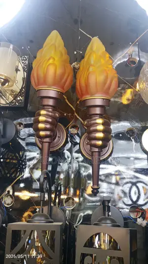Hand Wall Light