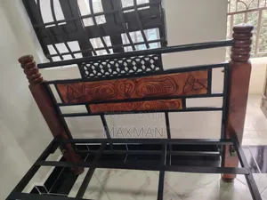 Bed 4x6 Almost New
