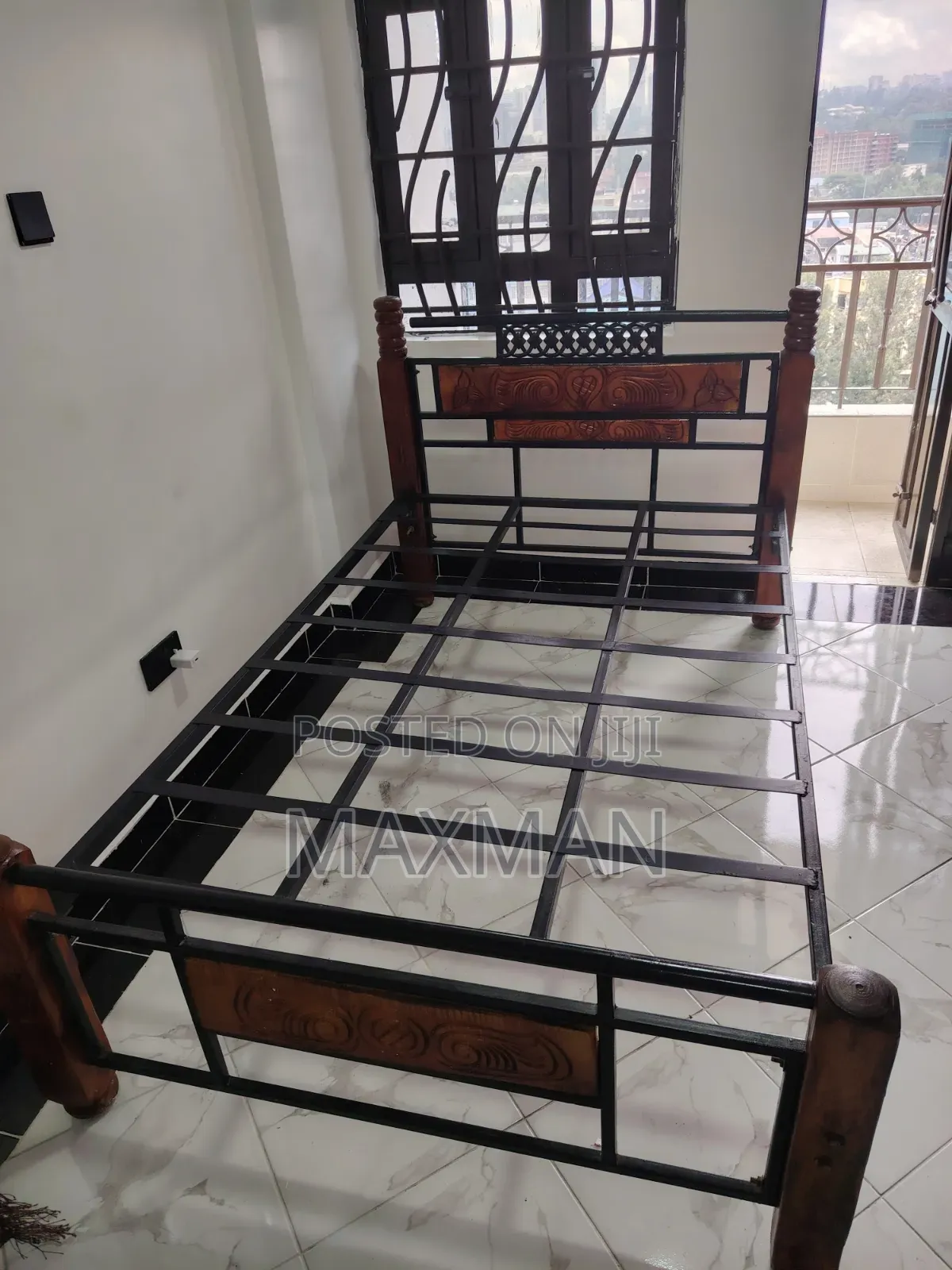 Bed 4x6 Almost New