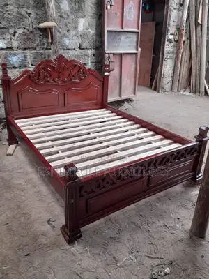 Brown Mahogany Wood Bed 5x6