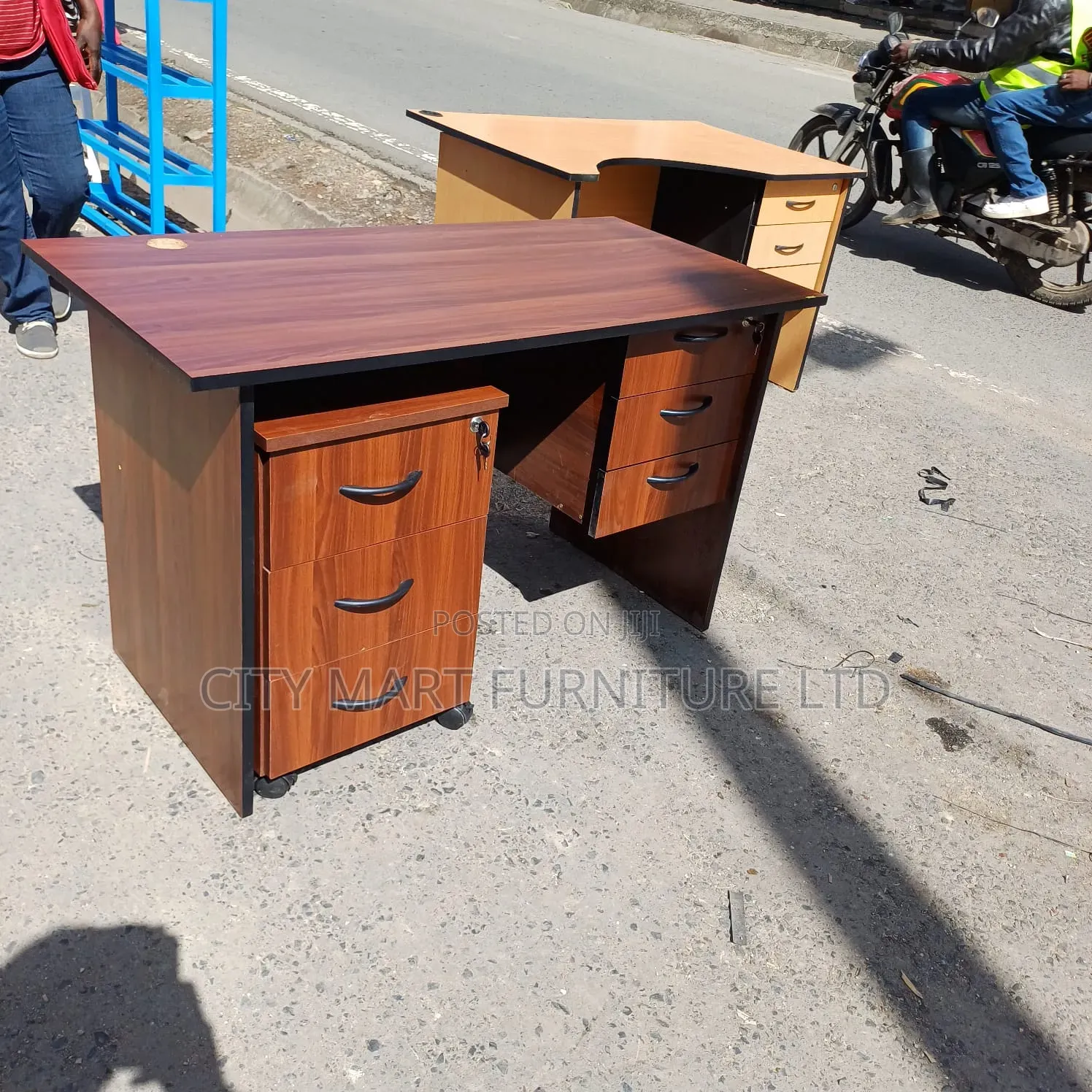 Minimalist Modern Office Desk/Study Table + Mobile Pedestal Offers