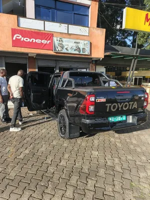 Toyota Hilux Gr Llumar Ceramic Tint