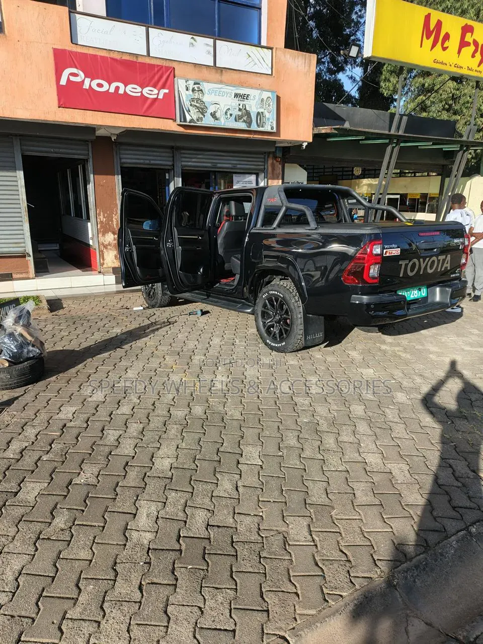 Toyota Hilux Gr Llumar Ceramic Tint