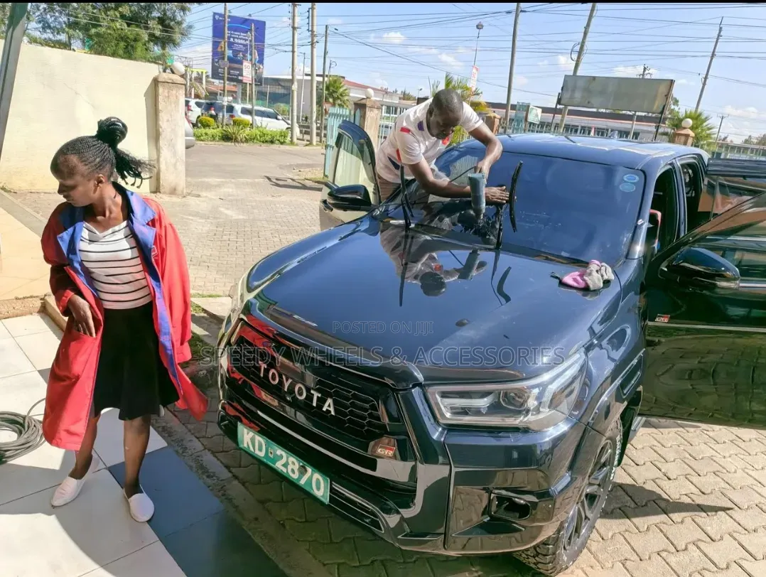 Toyota Hilux Gr Llumar Ceramic Tint