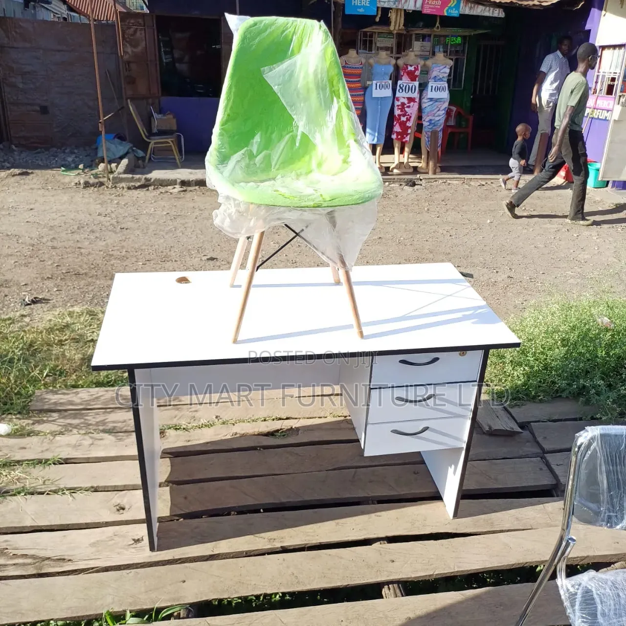 Efficient Modern Office Desk/Study Table Offers