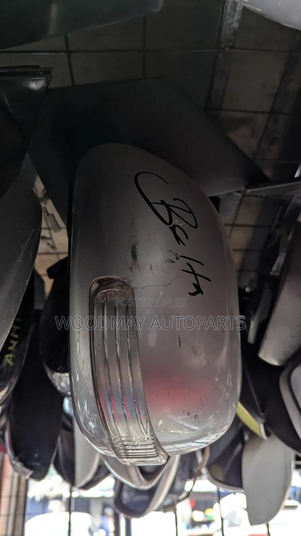 Toyota Belta Sidemirror