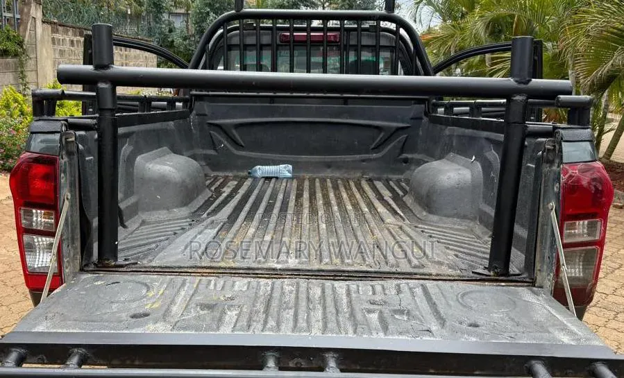 Isuzu D-MAX 2017 Gray