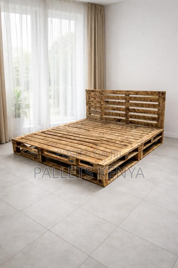 6×6 Pallet Bed-Confortable Back Friendly Bed Frame. N - thumbnail 2