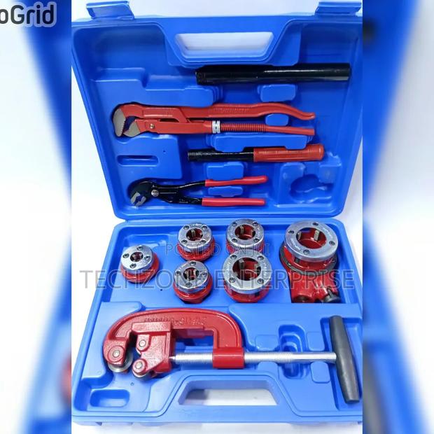 Die Stock Ratchet Set Of
1⁄41⁄23⁄83⁄4 111⁄4
S-Jaw Pipe Wrench 
 