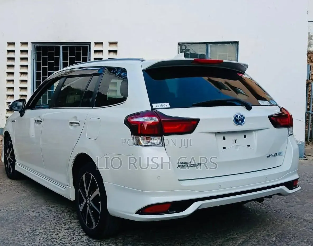 Toyota Corolla Fielder 2020 White