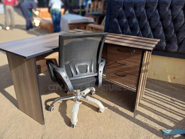 Productive 1.2m by 1.2m Modern Lshaped Office Desk+Mesh Chair Offers