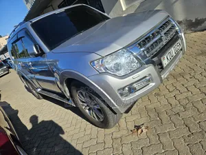 Mitsubishi Pajero 2019 Silver
