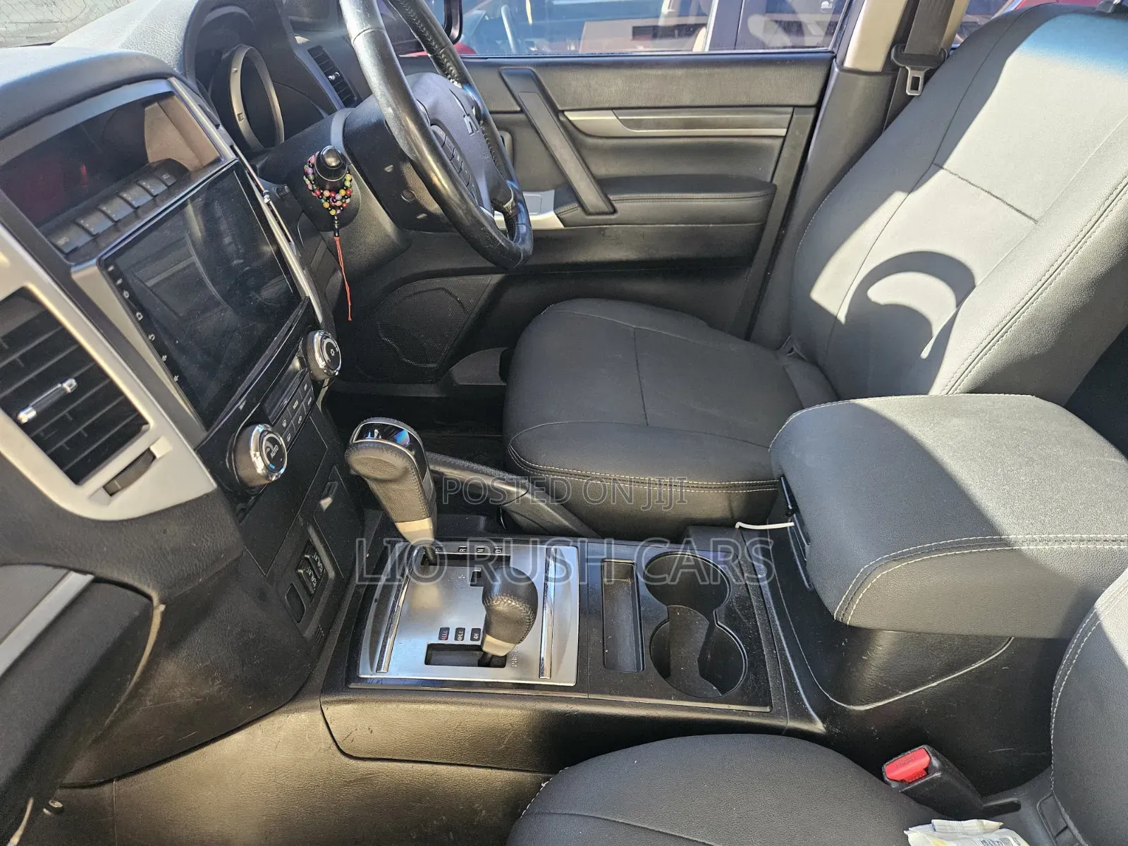 Mitsubishi Pajero 2019 Silver