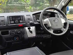 Toyota HiAce 2019 Silver