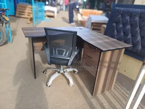 Cozy 1.2m by 1.2m Modern Lshaped Office Desk +Mesh Chair Offers