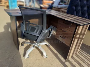 High Grade 1.2m by 1.2m Modern Lshaped Office Desk+Mesh Chair Offers