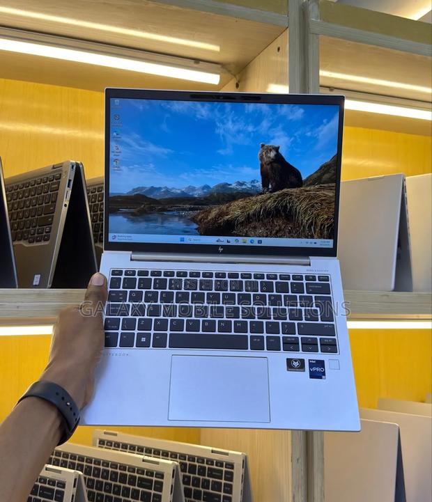 Laptop HP EliteBook 830 G9 16GB Intel Core i7 SSD 512GB