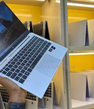 Laptop HP EliteBook 830 G9 16GB Intel Core i7 SSD 512GB