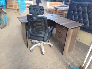 Catching 1.2m*1.2m Modern Lshaped Office Desk+Headrest Chair Offers